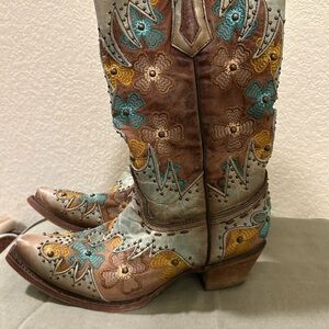 Embroidered Floral Western Boots